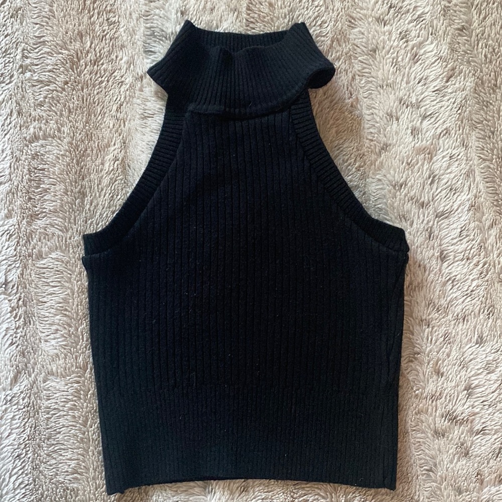 Black ribbed turtleneck crop tank
